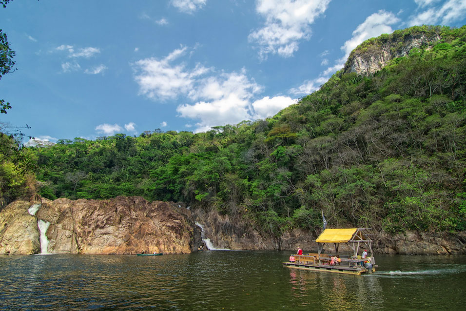 Pontoon boat tour on the Macal River